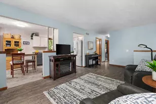 2725 Whitlock Rd, Madison, WI 53719 - Photo 9