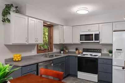 2725 Whitlock Road, Madison, WI 53719 - Photo 3