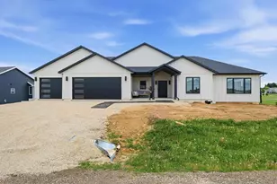 1636 Fissure Trail, Columbus, WI 53925 - Photo 67