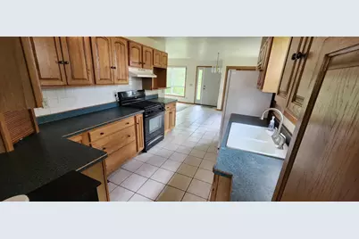 215 W Mill Street, Poynette, WI 53955 - Photo 9