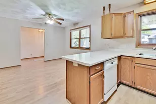 629 W Mohawk Trail, DeForest, WI 53532 - Photo 7