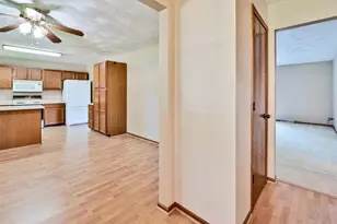 629 W Mohawk Trail, DeForest, WI 53532 - Photo 5