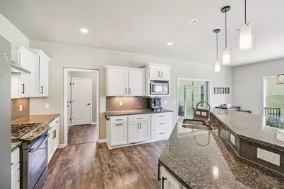 204 Westmorland Drive, Mount Horeb, WI 53572 - Photo 5