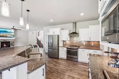 204 Westmorland Drive, Mount Horeb, WI 53572 - Photo 7