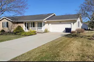 4163 Eastridge Dr, Janesville, WI 53546 - Photo 3