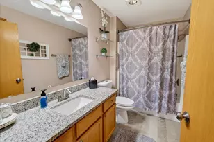 828 Dunn Ave, Oregon, WI 53575 - Photo 17