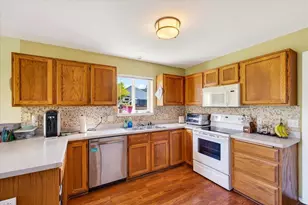 823 Vista Ridge Dr, Mount Horeb, WI 53572 - Photo 11