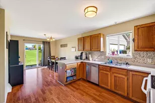 823 Vista Ridge Dr, Mount Horeb, WI 53572 - Photo 5