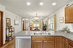 2427 Allied Dr, Madison, WI 53711 - Photo 7