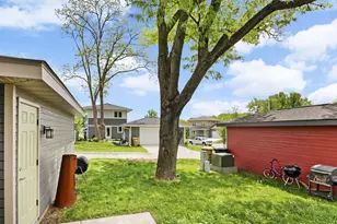 2427 Allied Dr, Madison, WI 53711 - Photo 29