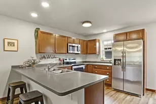 2427 Allied Dr, Madison, WI 53711 - Photo 9