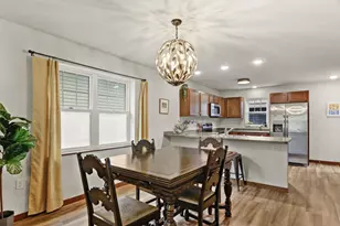 2427 Allied Dr, Madison, WI 53711 - Photo 13