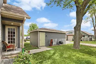 2427 Allied Dr, Madison, WI 53711 - Photo 29