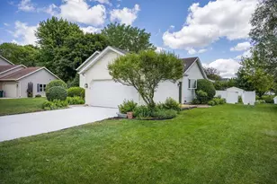 232 Yarrow Hill Dr, Cottage Grove, WI 53527 - Photo 3