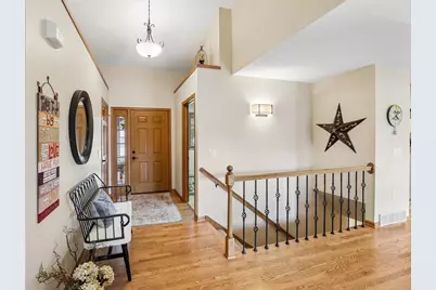 810 Ganser Drive, Waunakee, WI 53597 - Photo 3