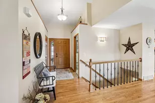 810 Ganser Dr, Waunakee, WI 53597 - Photo 3
