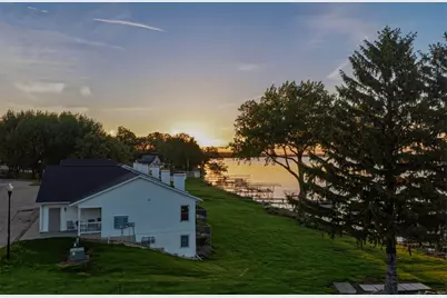 W10695 Blackhawk Trail #457, Fox Lake, WI 53933 - Photo 5
