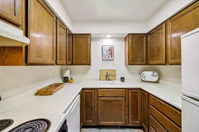 6808 Old Sauk Court, Madison, WI 53717 - Photo 11