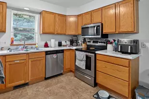 808B N Clover Ln, Cottage Grove, WI 53527 - Photo 11