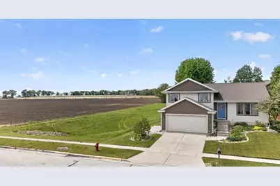 653 Autumn Wood Parkway, Deerfield, WI 53531 - Photo 3