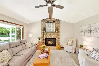 1572 Boulder Way, Sun Prairie, WI 53590 - Photo 3