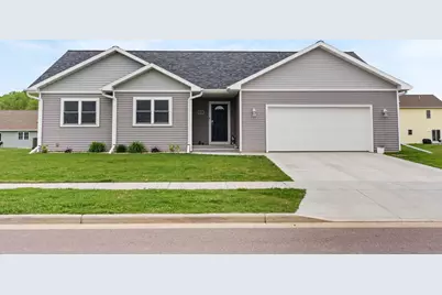 521 Roosevelt Street, Baraboo, WI 53913 - Photo 1