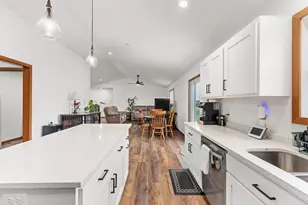 521 Roosevelt St, Baraboo, WI 53913 - Photo 11