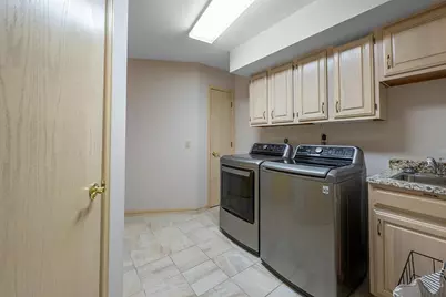5800 Ivanhoe Circle, Fitchburg, WI 53711 - Photo 17