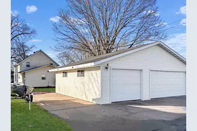 412 N Wacouta Avenue, Prairie Du Chien, WI 53821 - Photo 3