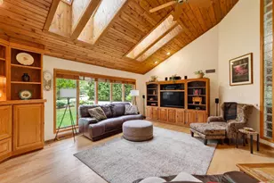 44 White Oaks Ln, Madison, WI 53711 - Photo 5