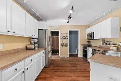 7041 Heather Glen Drive, Madison, WI 53719 - Photo 7