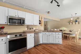 7041 Heather Glen Dr, Madison, WI 53719 - Photo 11