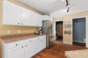 7041 Heather Glen Dr, Madison, WI 53719 - Photo 9