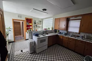 747 Parker Ave, Beloit, WI 53511 - Photo 3