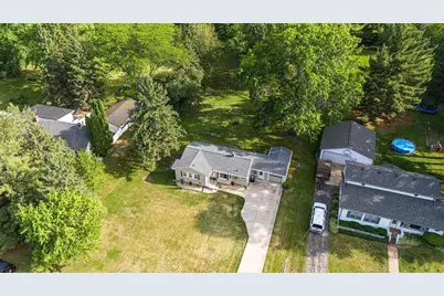 2530 White Oaks Drive, Beloit, WI 53511 - Photo 3