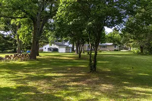 2530 White Oaks Dr, Beloit, WI 53511 - Photo 9