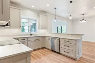 38098 Red Cedar Cir, Prairie Du Chien, WI 53821 - Photo 7