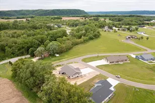 38098 Red Cedar Cir, Prairie Du Chien, WI 53821 - Photo 27