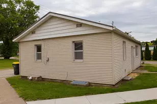 109 W Pine St, Prairie Du Chien, WI 53821 - Photo 5