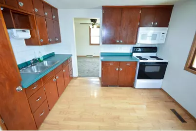 109 W Pine Street, Prairie Du Chien, WI 53821 - Photo 7