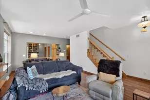 946 Stonehaven Dr, Sun Prairie, WI 53590 - Photo 9