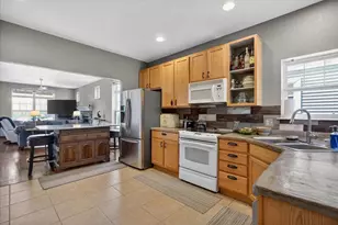946 Stonehaven Dr, Sun Prairie, WI 53590 - Photo 13