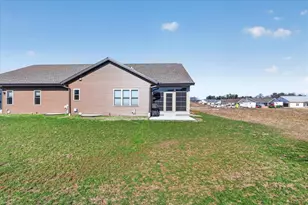 3751 Newcastle Dr, Janesville, WI 53546 - Photo 43