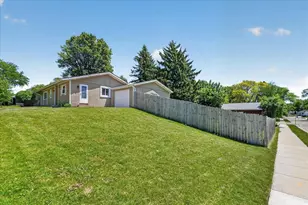 1029 Vandenburg St, Sun Prairie, WI 53590 - Photo 43