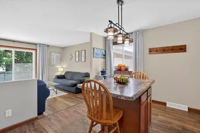 1029 Vandenburg Street, Sun Prairie, WI 53590 - Photo 5