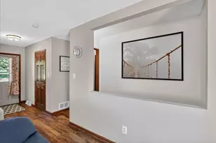 1029 Vandenburg St, Sun Prairie, WI 53590 - Photo 11