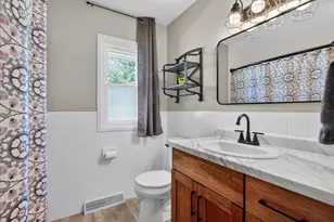1029 Vandenburg St, Sun Prairie, WI 53590 - Photo 17