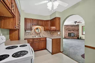 2020 Julius St, Cross Plains, WI 53528 - Photo 9