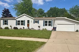 446 Arbor Dr, Juneau, WI 53039 - Photo 1