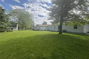 446 Arbor Dr, Juneau, WI 53039 - Photo 5